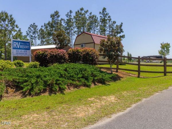 639 Plymouth Loop , Marianna, FL 32448