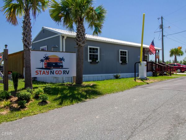 4951 Malloy Plaza , Marianna, FL 32448