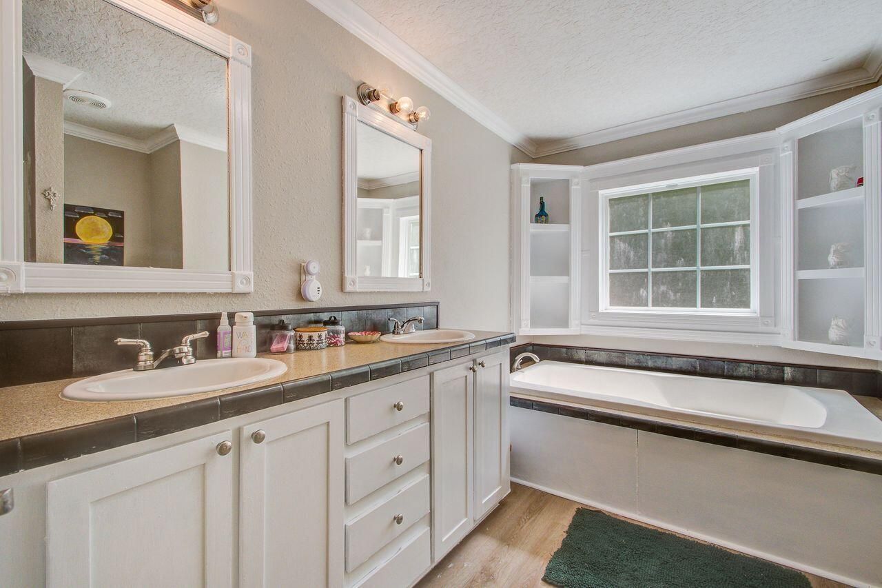 105 Chinners Lane Photo 12