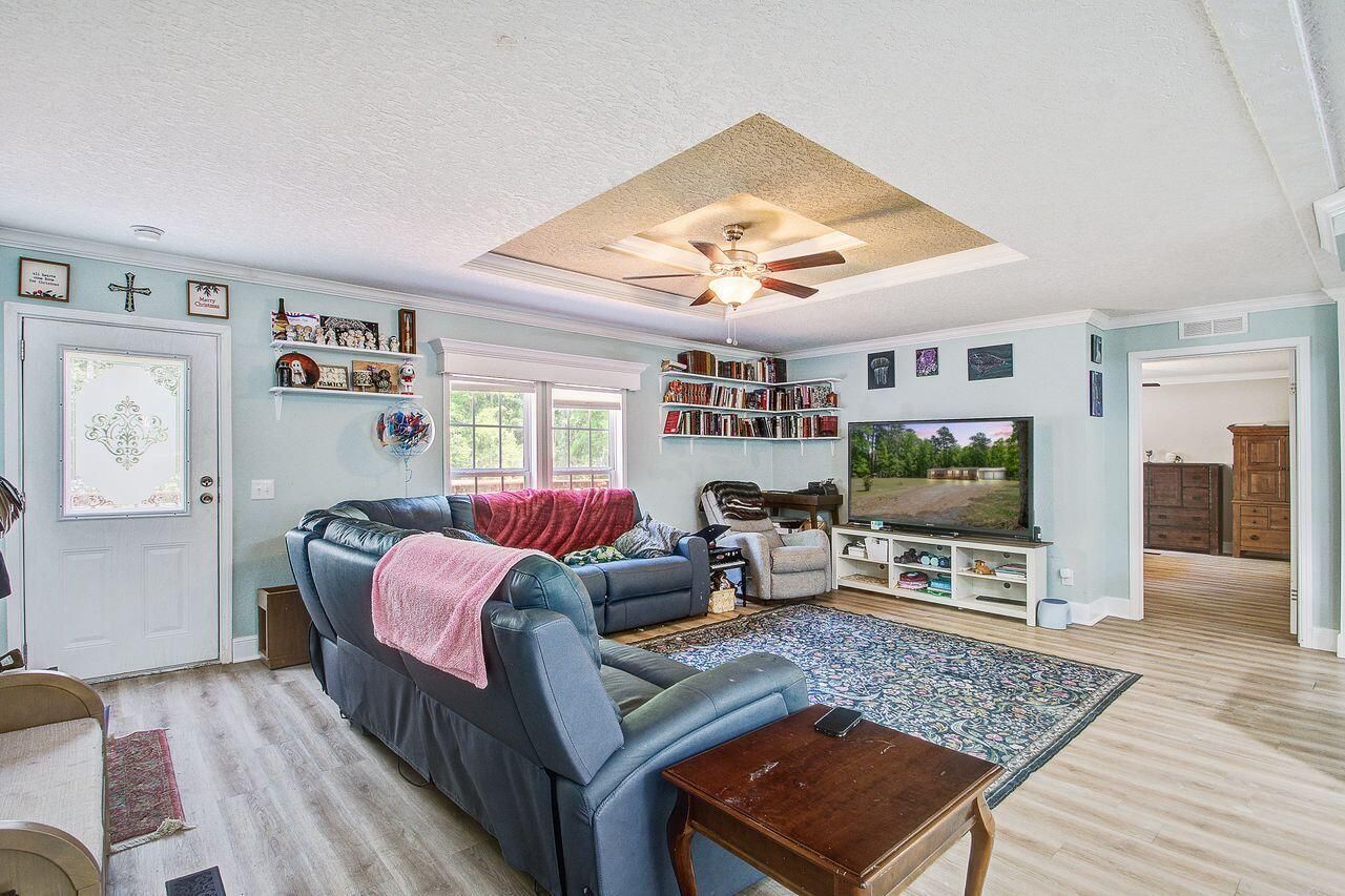 105 Chinners Lane Photo 6