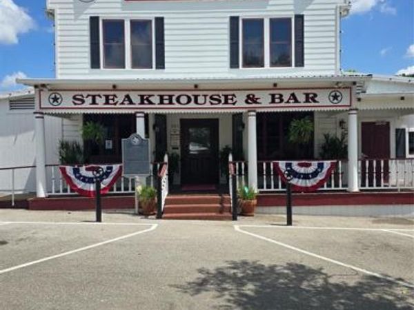 101 E Moore Avenue , Moulton, TX 77975