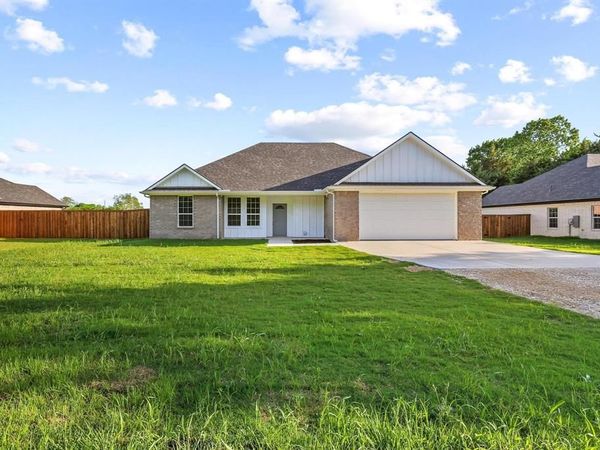 903 W Cardinal Street , Ector, TX 75439