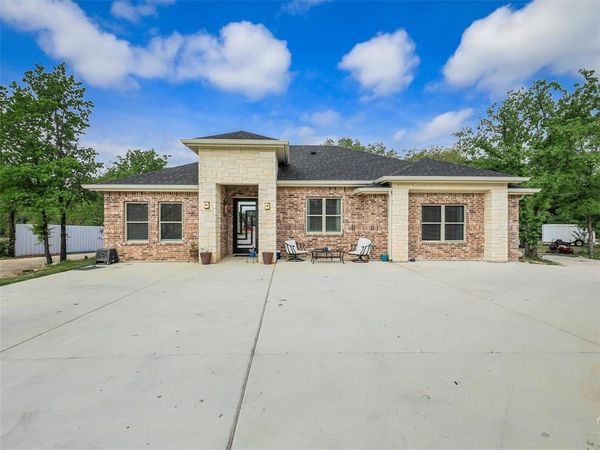 775 Phillips Drive , Azle, TX 76020