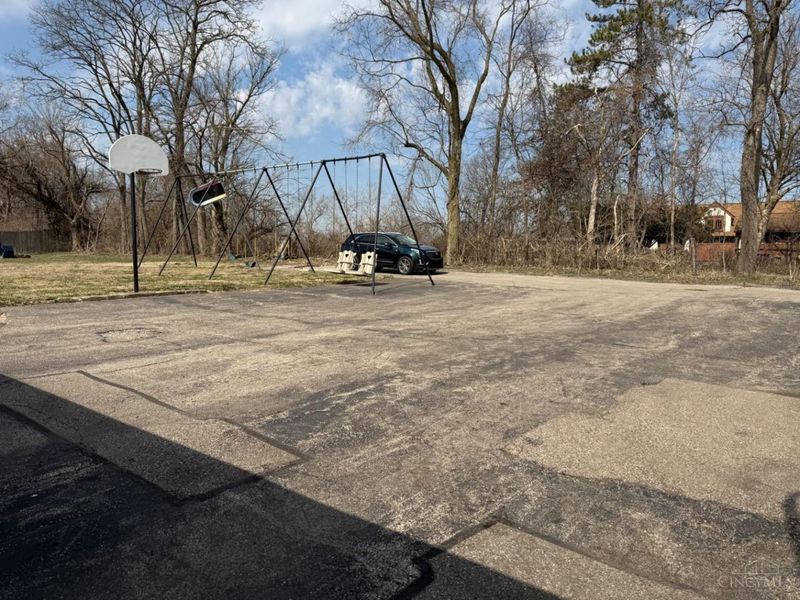 4911 North Bend Road, Green Township, OH 45211 Photo 25