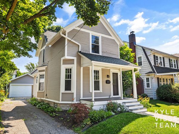 622 Gladstone Drive SE, East Grand Rapids, MI 49506