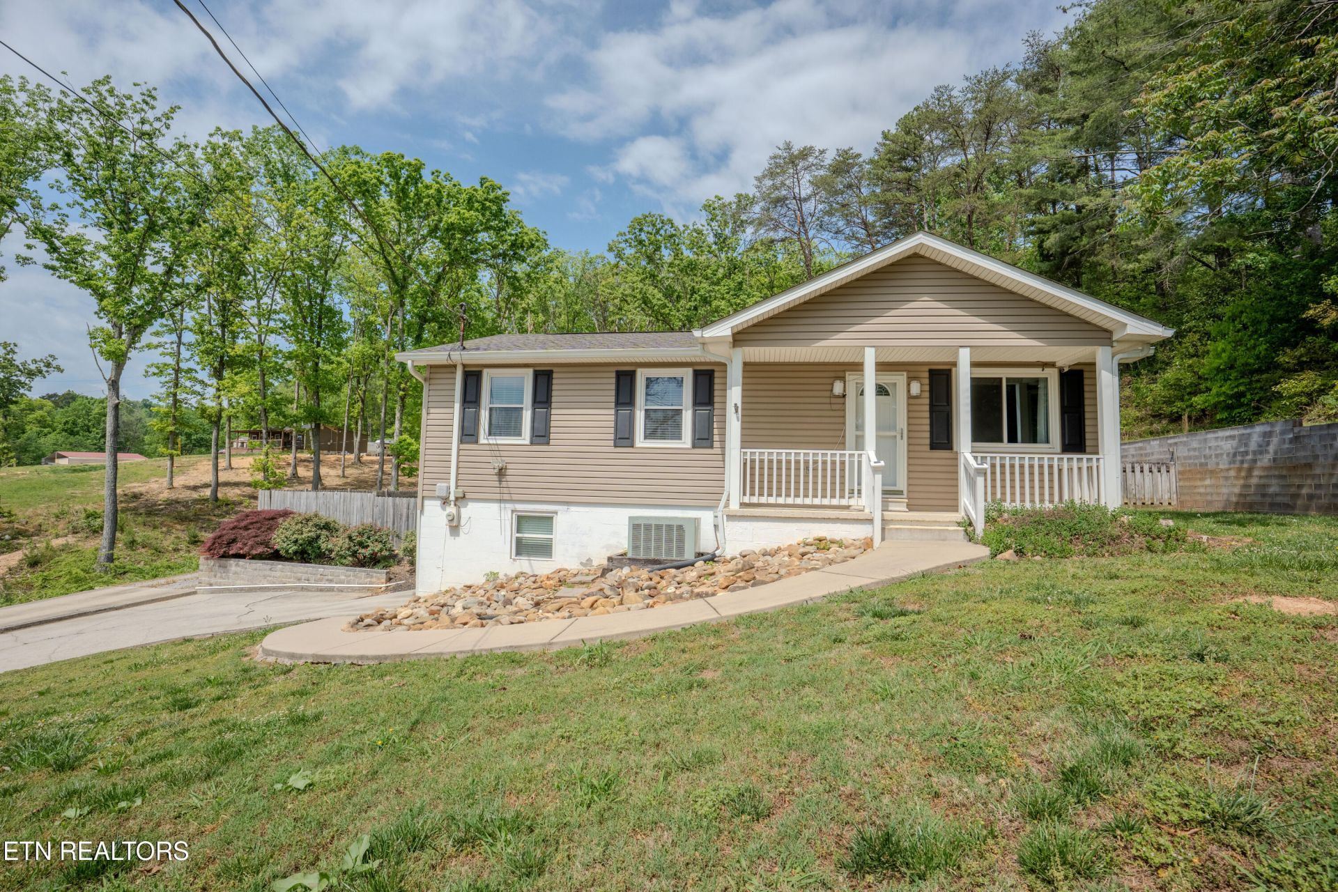 315 Lynn St, Kingston, TN 37763 Main Photo