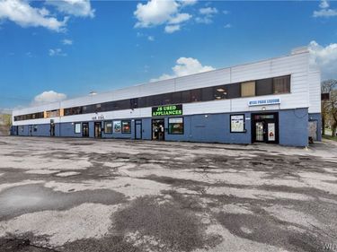 2425 Hyde Park Boulevard , Niagara Falls, NY 14305