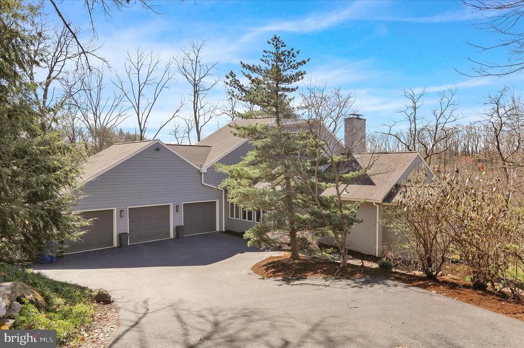 241 BLOSSOM COURT , BERNVILLE, PA 19506