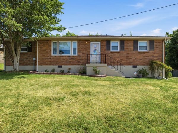 109 Clifton Ct, Old Hickory, TN 37138