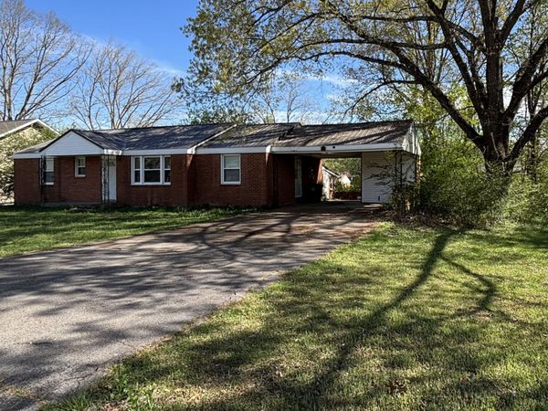 454 Carman Ave , New Johnsonville, TN 37134