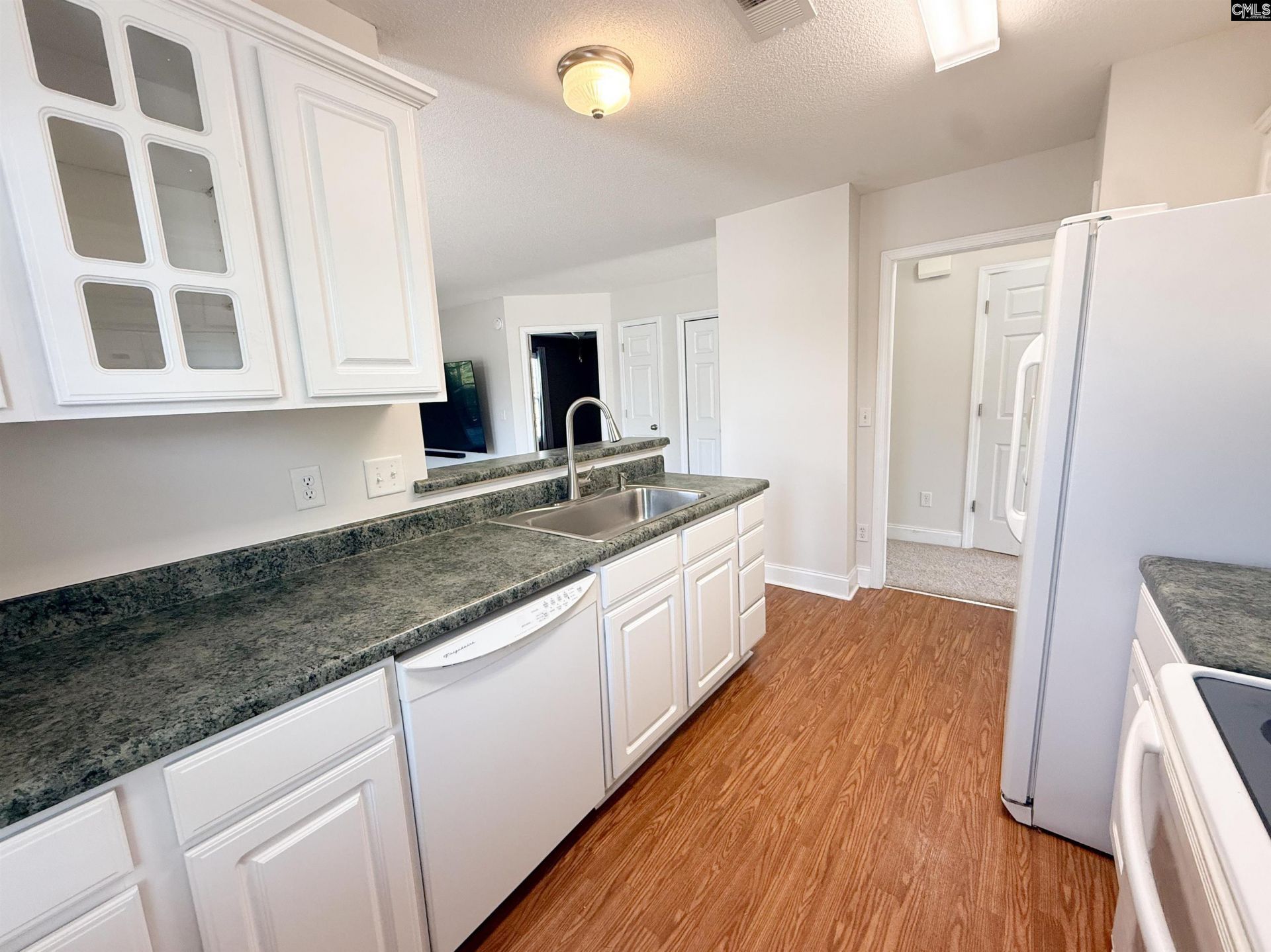 111 Cottontail Lane  Photo 4