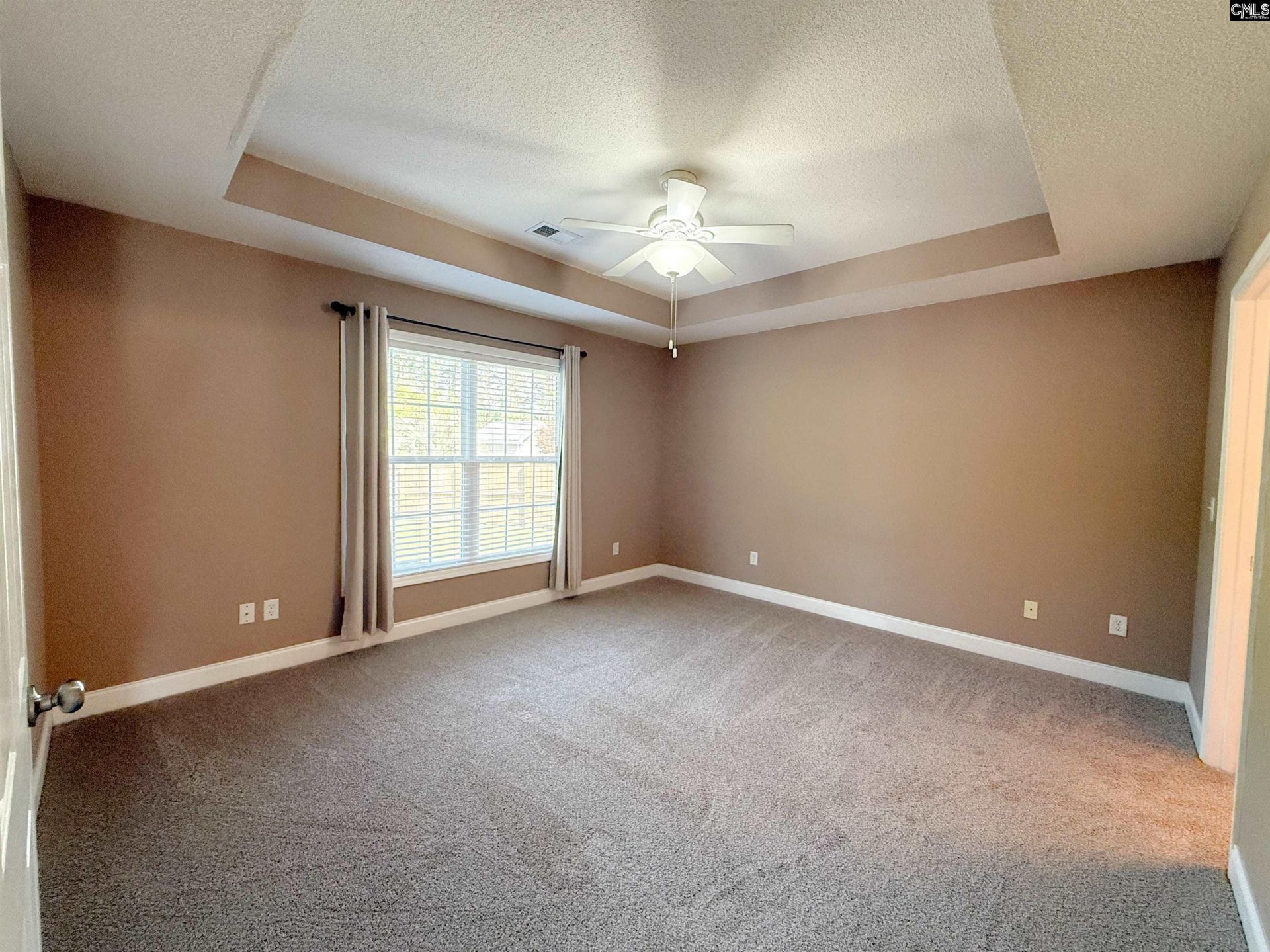 111 Cottontail Lane  Photo 5