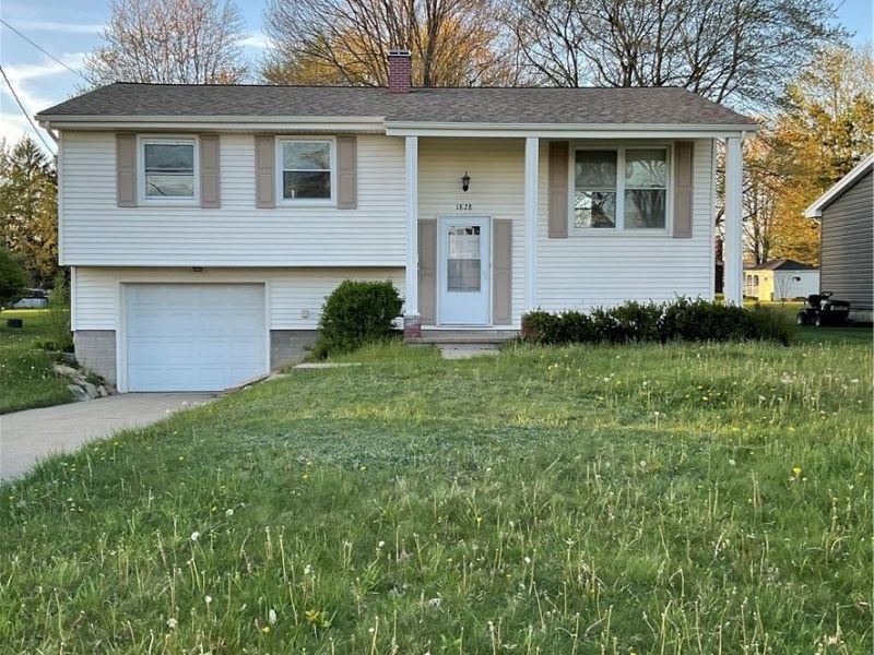 1828 Basil Avenue, Youngstown, OH 44514 Photo 2