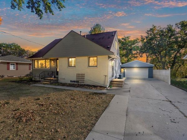 132 Desoto Avenue, Waterloo, IA 50701