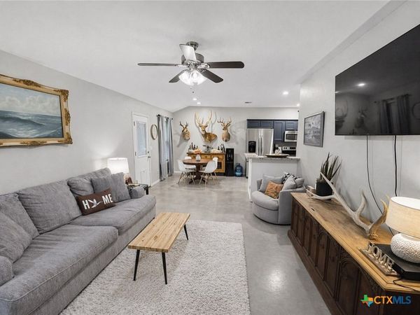 1202 E Avenue F , Lampasas, TX 76550