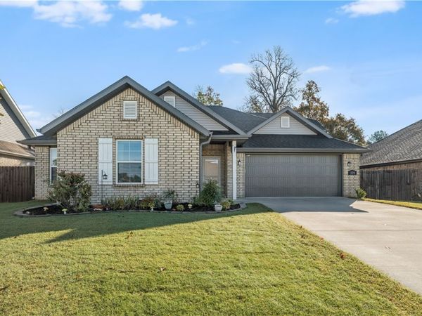 3291 Rosecomb Street , Springdale, AR 72764