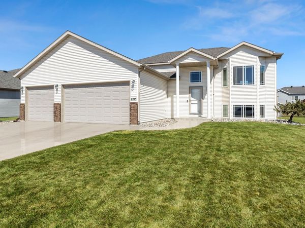 4745 48th Avenue S, Fargo, ND 58104