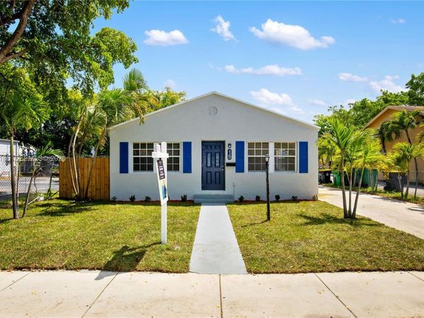 15 SW 6th St , Dania Beach, FL 33004