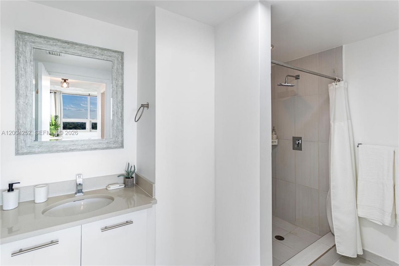3250 NE 1st Ave , Unit 913, Miami, FL 33137 Photo