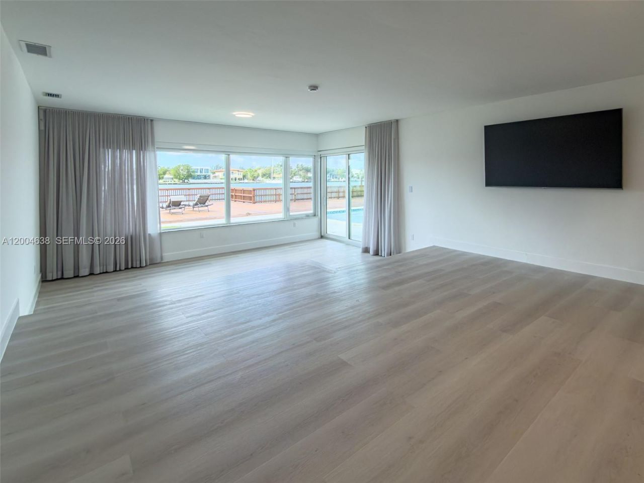 1690 Daytonia Rd , Miami Beach, FL 33141 Photo