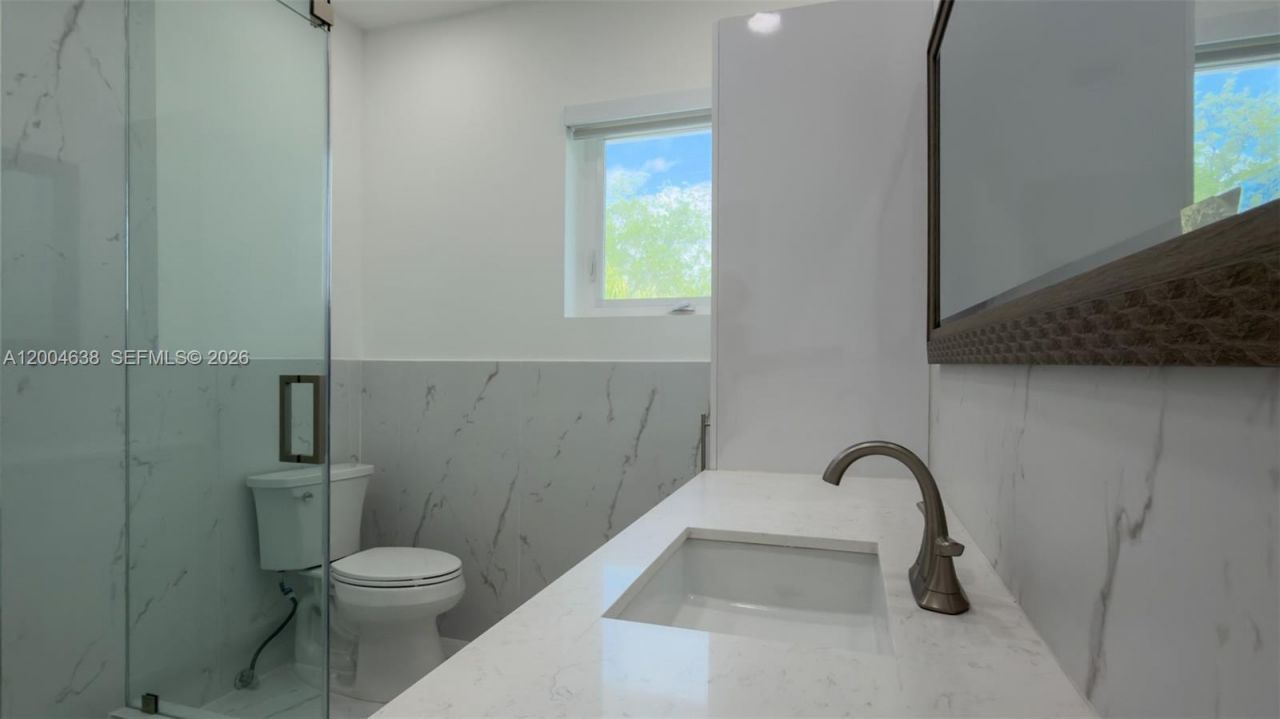 1690 Daytonia Rd , Miami Beach, FL 33141 Photo