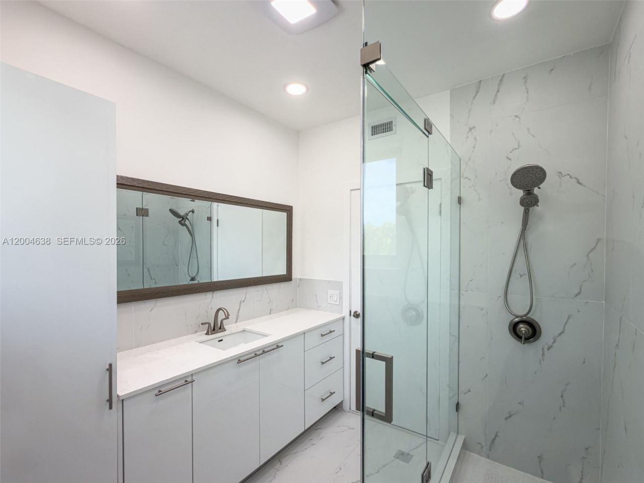 1690 Daytonia Rd , Miami Beach, FL 33141 Photo