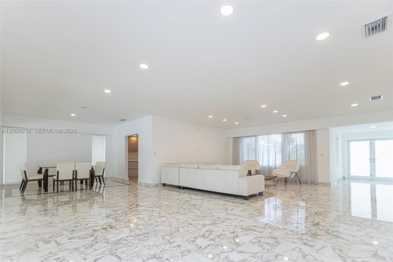 1690 Daytonia Rd , Miami Beach, FL 33141 Photo