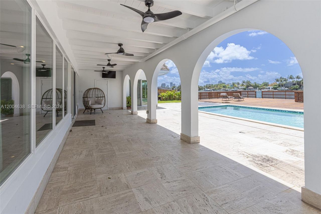 1690 Daytonia Rd , Miami Beach, FL 33141 Photo