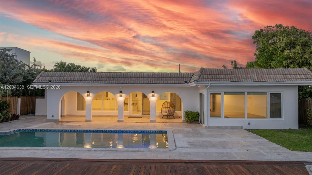 1690 Daytonia Rd , Miami Beach, FL 33141 Photo