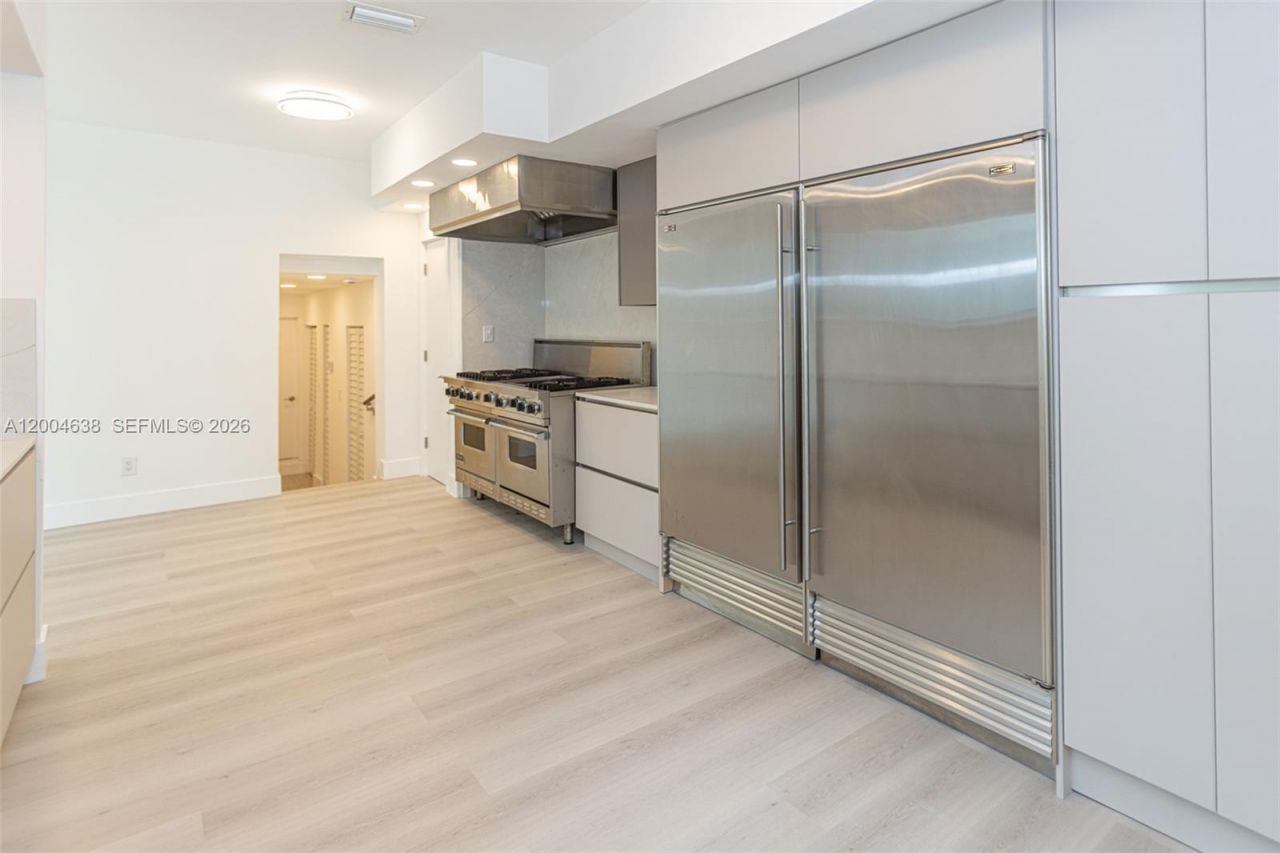 1690 Daytonia Rd , Miami Beach, FL 33141 Photo