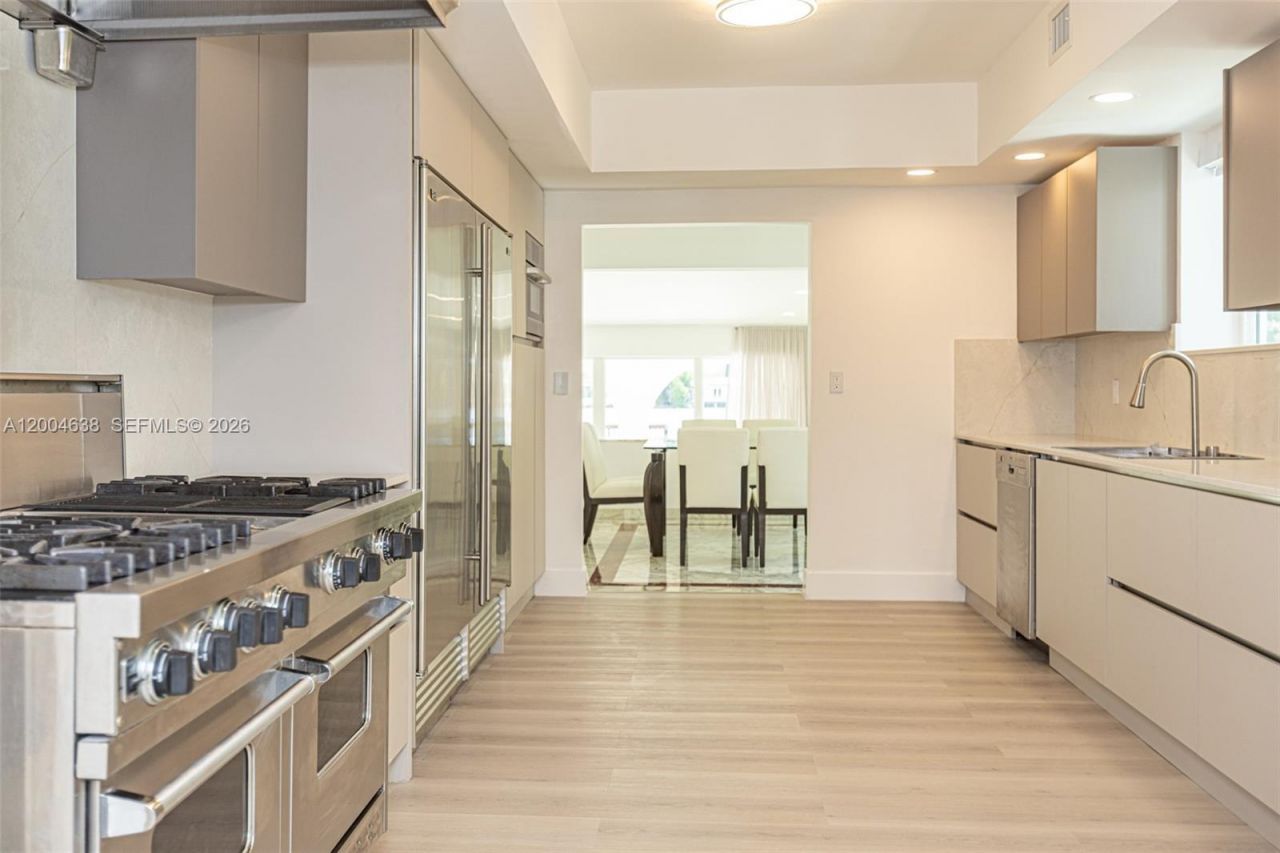 1690 Daytonia Rd , Miami Beach, FL 33141 Photo