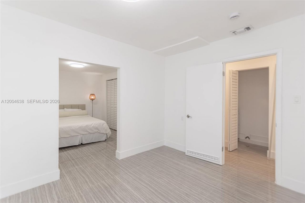 1690 Daytonia Rd , Miami Beach, FL 33141 Photo