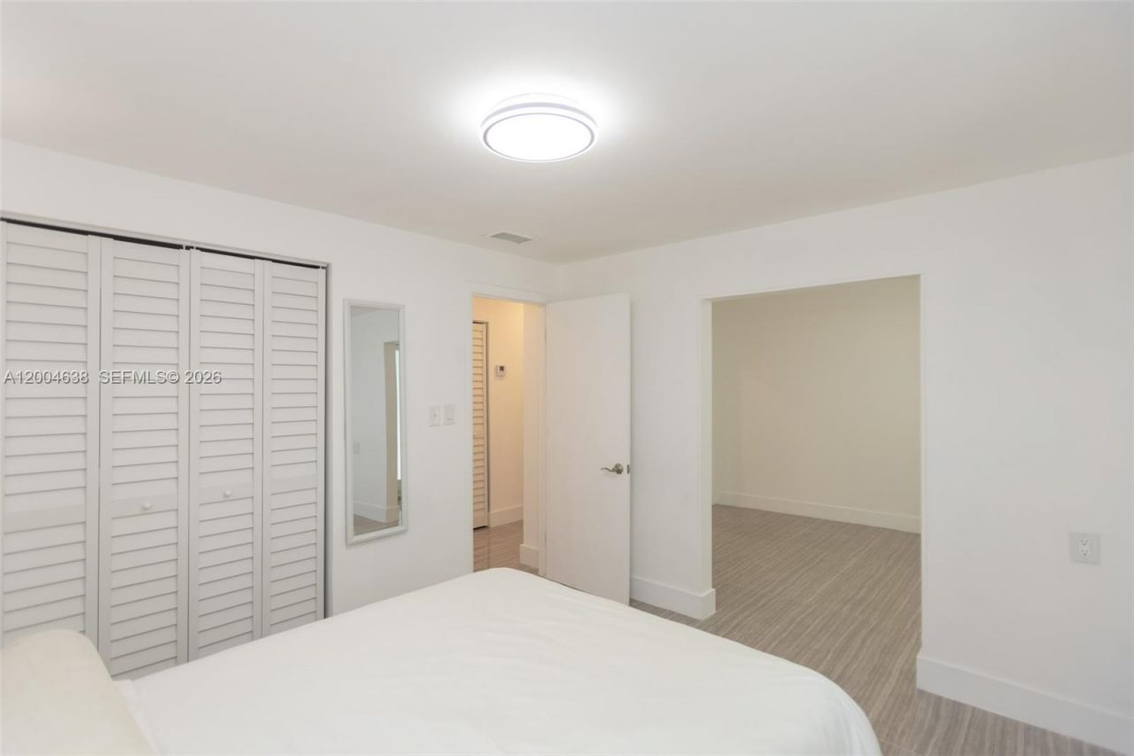 1690 Daytonia Rd , Miami Beach, FL 33141 Photo