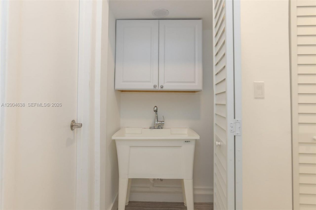 1690 Daytonia Rd , Miami Beach, FL 33141 Photo