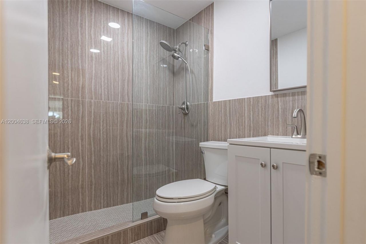 1690 Daytonia Rd , Miami Beach, FL 33141 Photo