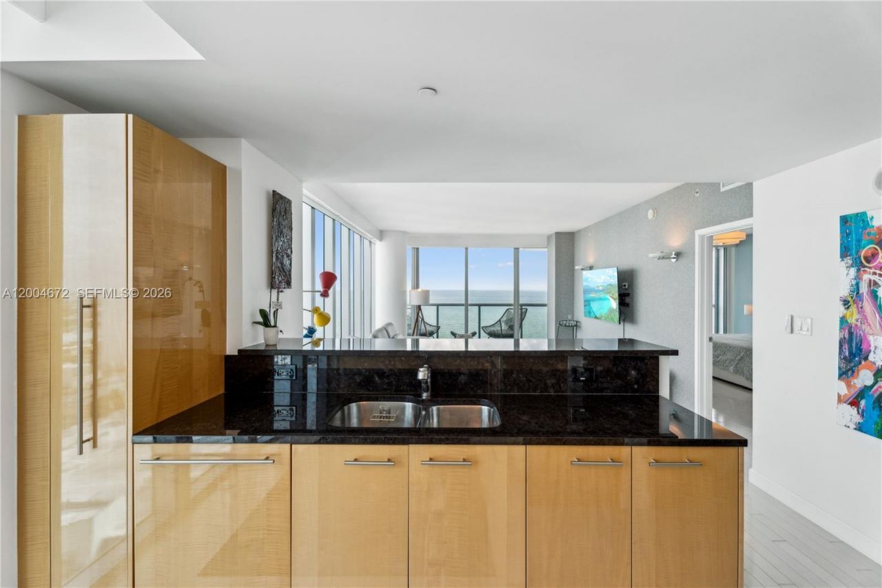6799 Collins Ave , Unit 1602, Miami Beach, FL 33141 Photo