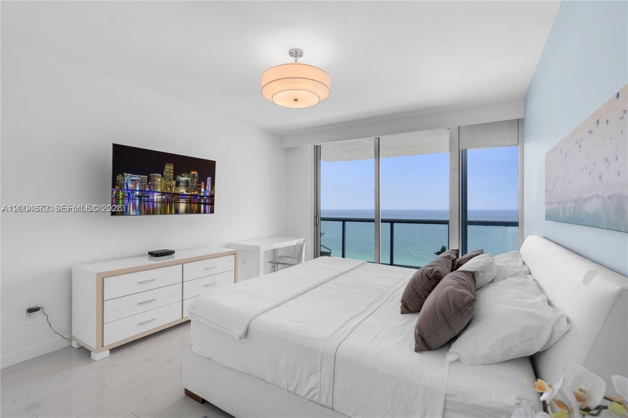 6799 Collins Ave , Unit 1602, Miami Beach, FL 33141 Photo