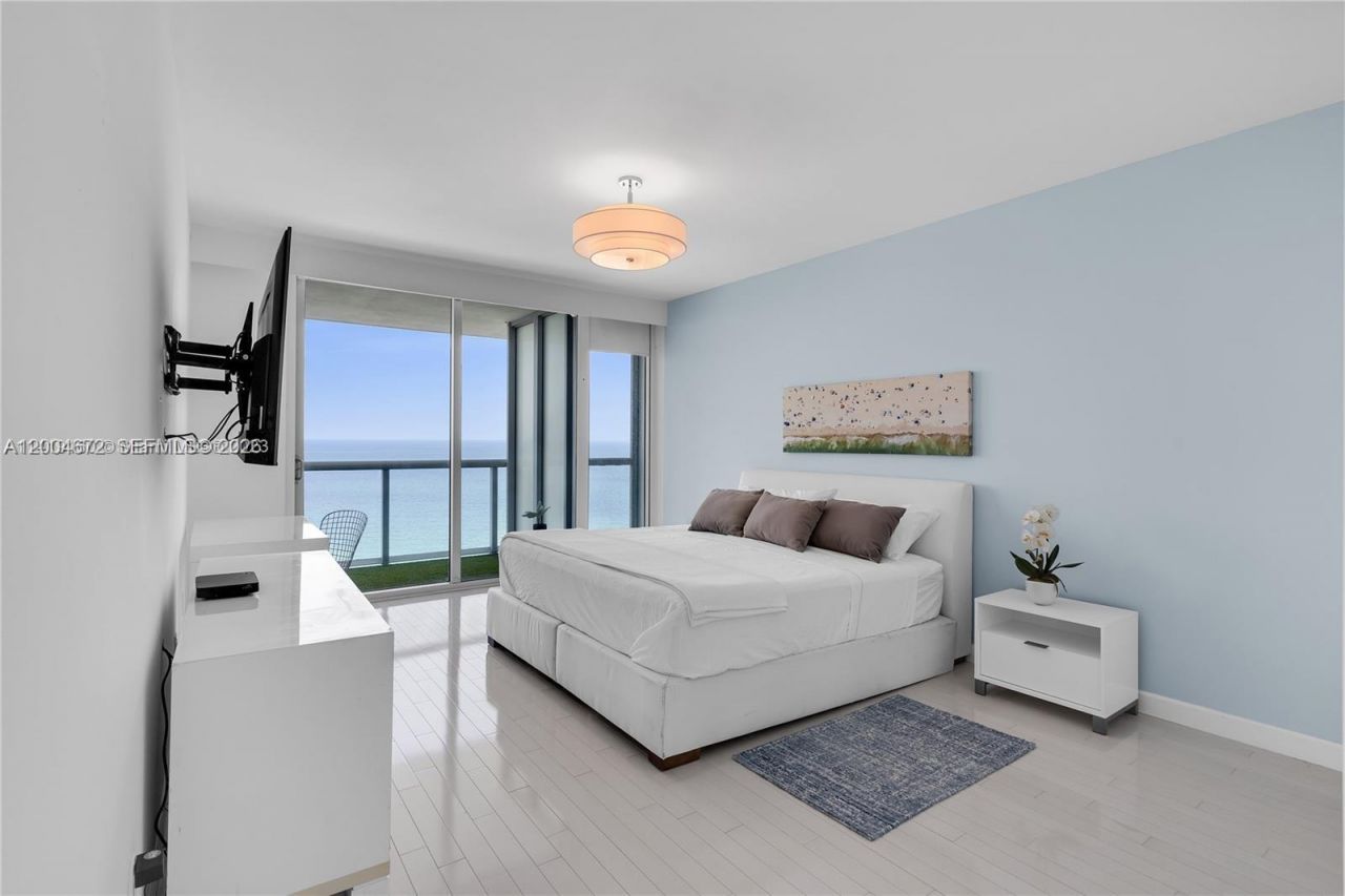 6799 Collins Ave , Unit 1602, Miami Beach, FL 33141 Photo