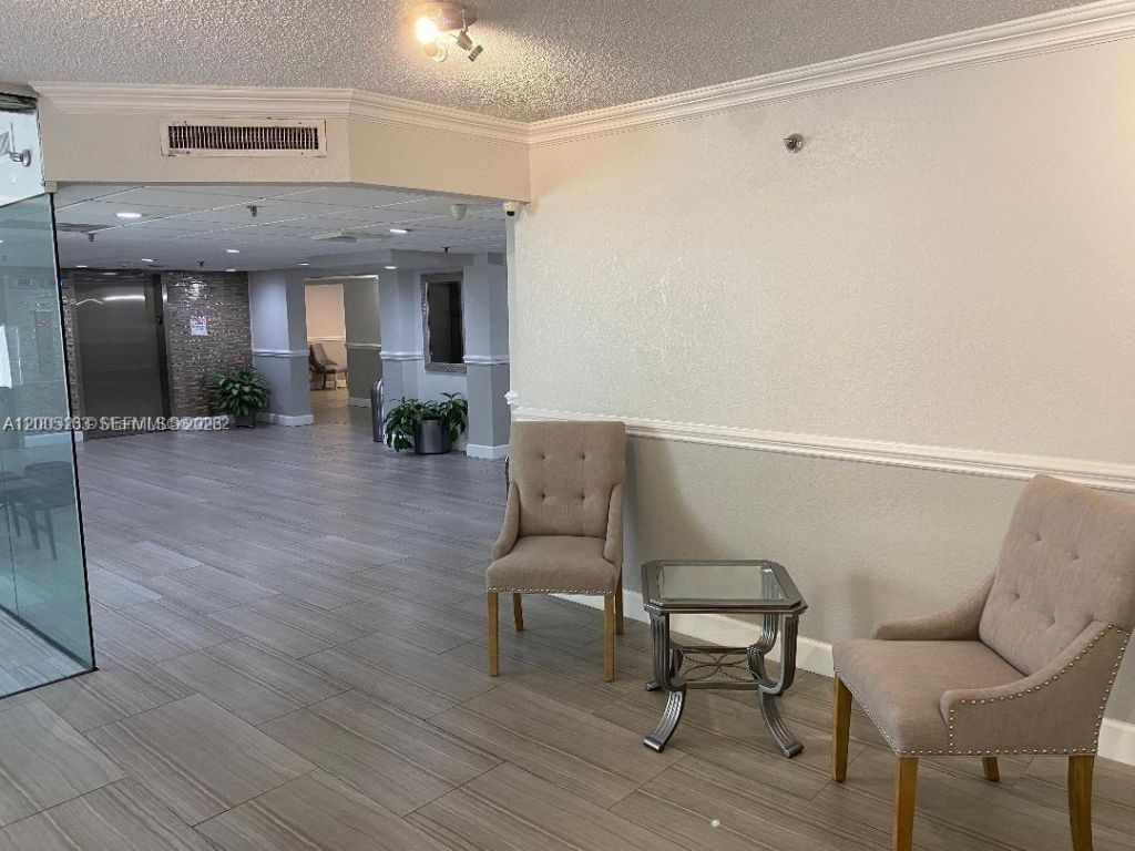 901 Hillcrest Dr , Unit 315, Hollywood, FL 33021 Photo