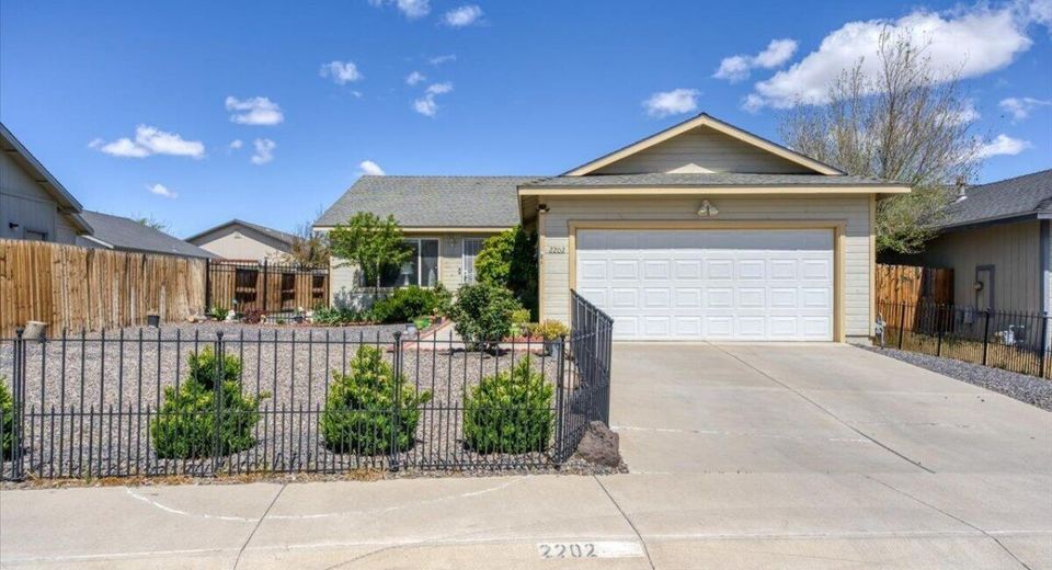 2202 Ellice Way, Fernley, NV 89408 Photo