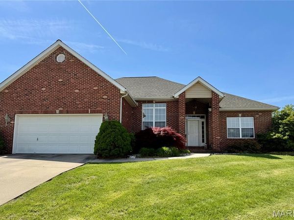 616 Manor Lane, Millstadt, IL 62260