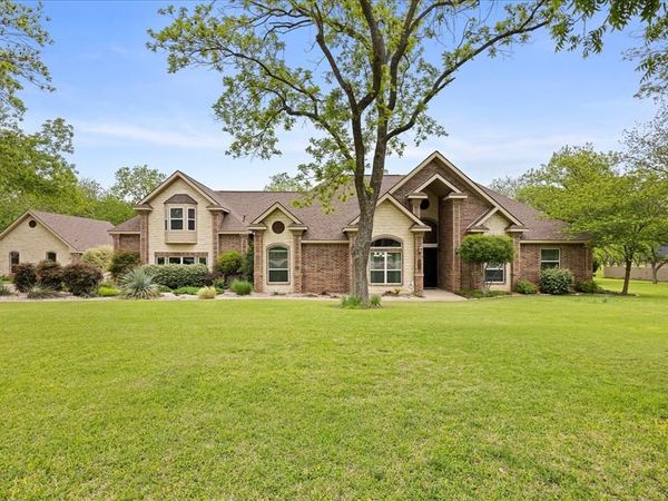 7404 Fox Fire Court , Granbury, TX 76049