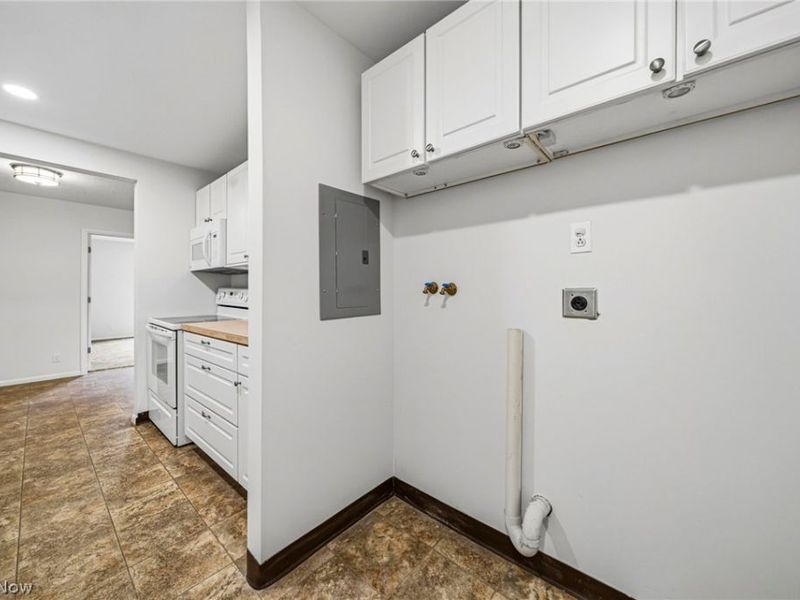 7982 Colonial Drive , Mentor, OH 44060 Photo 10