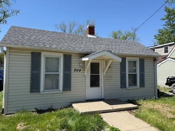 204 N 10th Street, Savannah, MO 64485