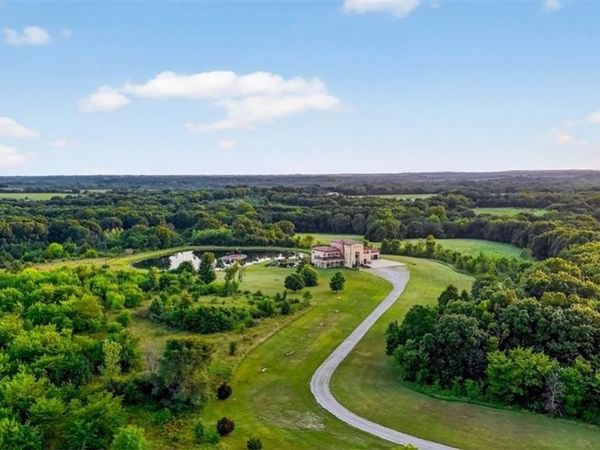 2343 N 600th Road, Edgerton, KS 66021