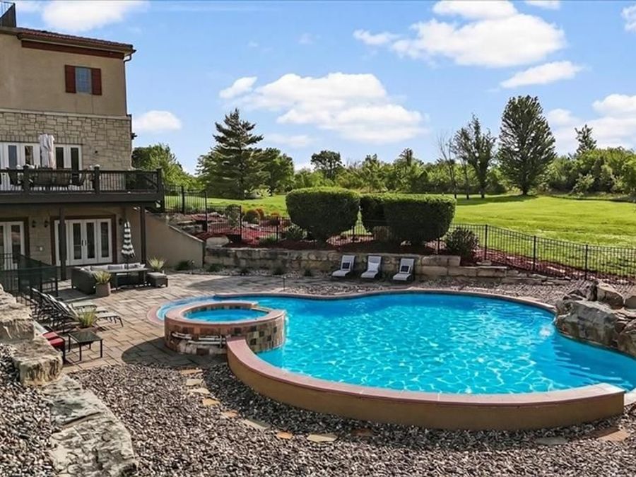 Property Image 12
