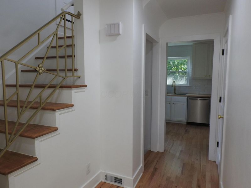 142 S Gould Road , Columbus, OH 43209 Photo 10