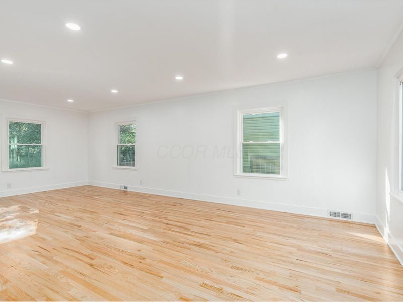 142 S Gould Road , Columbus, OH 43209 Photo 11