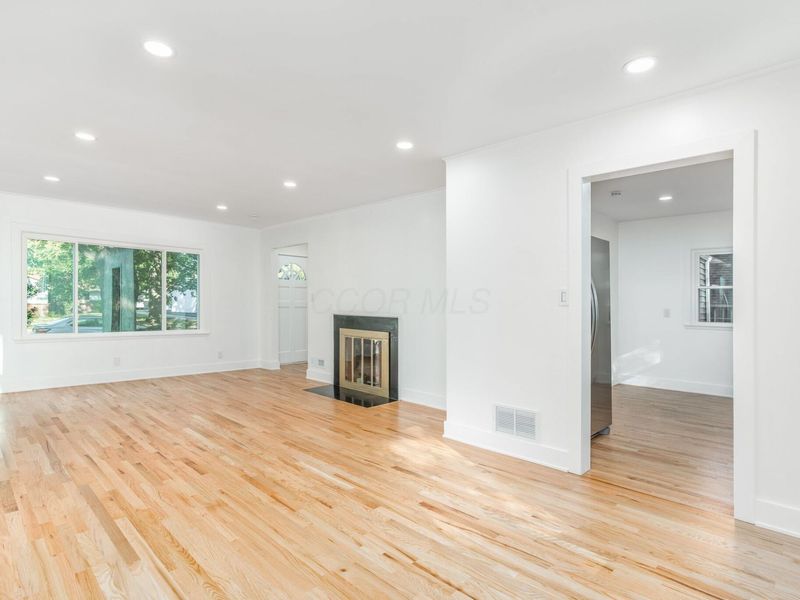 142 S Gould Road , Columbus, OH 43209 Photo 14