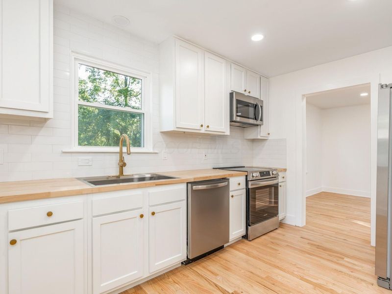 142 S Gould Road , Columbus, OH 43209 Photo 16